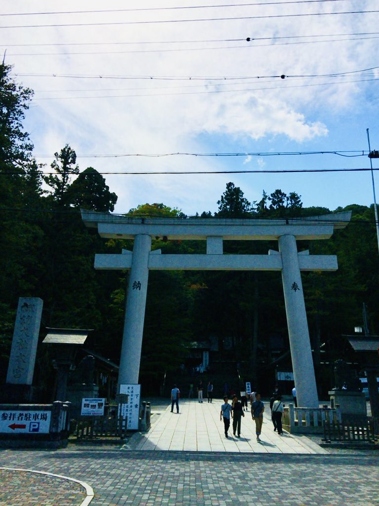 諏訪大社上社本宮の大鳥居